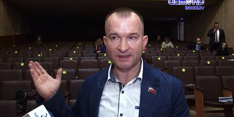 Мэр Орла Юрий Парахин так и не смог вспомнить, при каких обстоятельствах он принимал мост Дружбы
