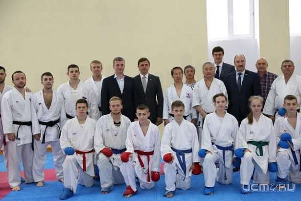 В Орел приехал из Японии один из лучших специалистов мира по карате 