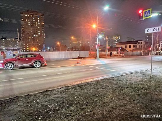 В Орле «Лексус» наехал на молодого человека