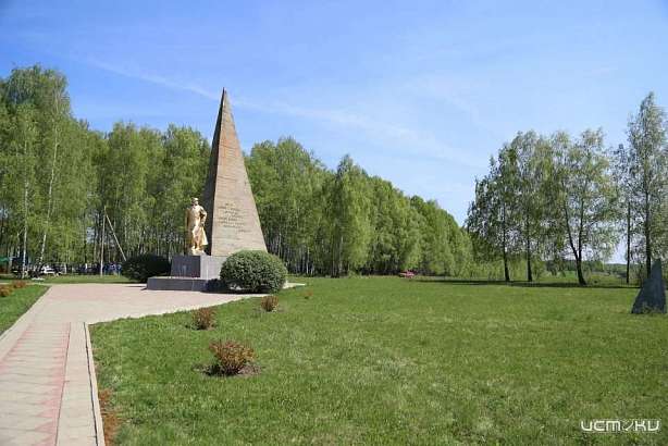 На Орловщине иностранным студентам показали места боевой славы  На Орловщине иностранным студентам показали места боевой славы