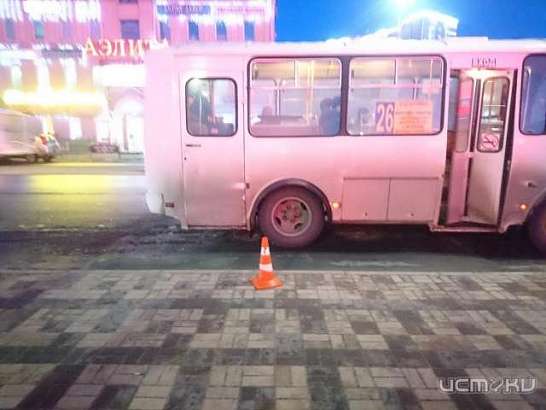 В Орле в маршрутке упала пассажирка