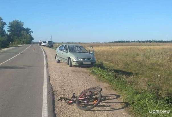 На Орловщине 21-летняя девушка сбила ребенка на велосипеде  На Орловщине 21-летняя девушка сбила ребенка на велосипеде
