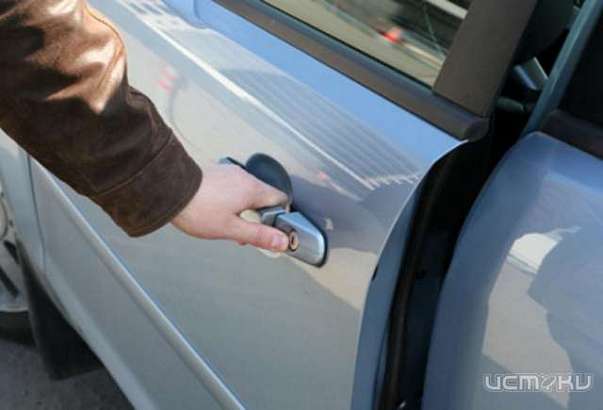 Житель Залегощенского района спровоцировал злоумышленника на угон авто