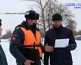 Ты туда не ходи… Представители нескольких служб провели рейд на Оке… Орловчанам объясняли почему при небольшом минусе использовать лед в качестве доро...