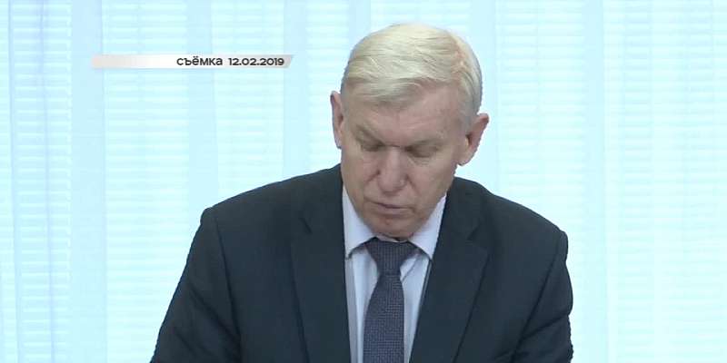 На мусорном фронте без перемен: в Орле один из перевозчиков забросил несколько площадок, а заменить его некем