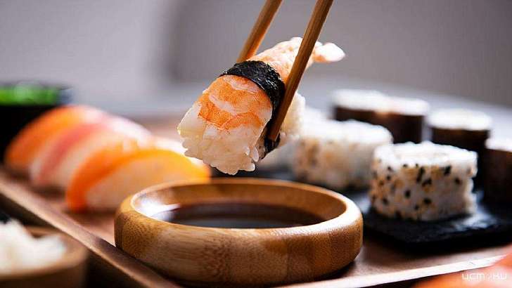 Выбирая суши: как орловчанам избежать отравления, гельминтоза и гипертонии