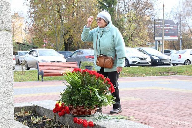 Орловчане почтили память жертв политических репрессий Орловчане почтили память жертв политических репрессий