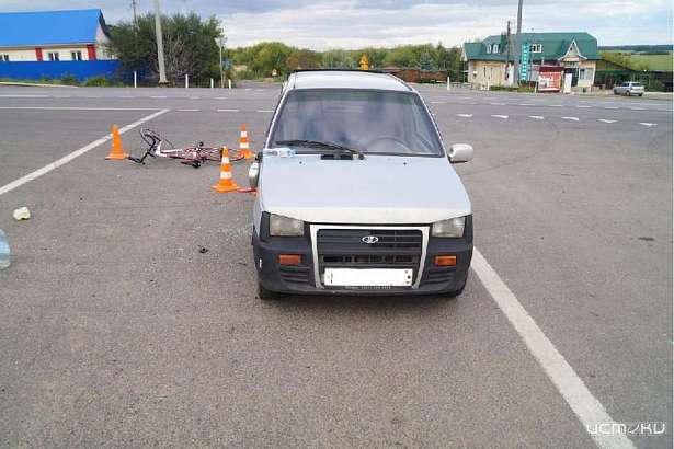 В Орловской области автомобиль «Ока» сбил велосипедиста
