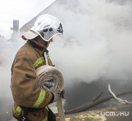 В п. Знаменка горел торговый павильон