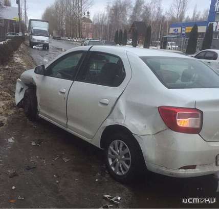 В Ливнах мужчина на «Рено» неудачно развернулся и протаранил «Ладу» В Ливнах мужчина на «Рено» неудачно развернулся и протаранил «Ладу»