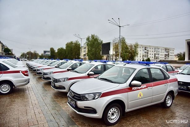 Орловские росгвардейцы получили ключи от 37 новых служебных автомобилей 