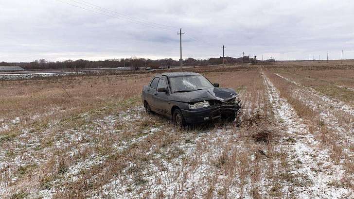 В Орловской области водитель ВАЗа вылетел под грузовик