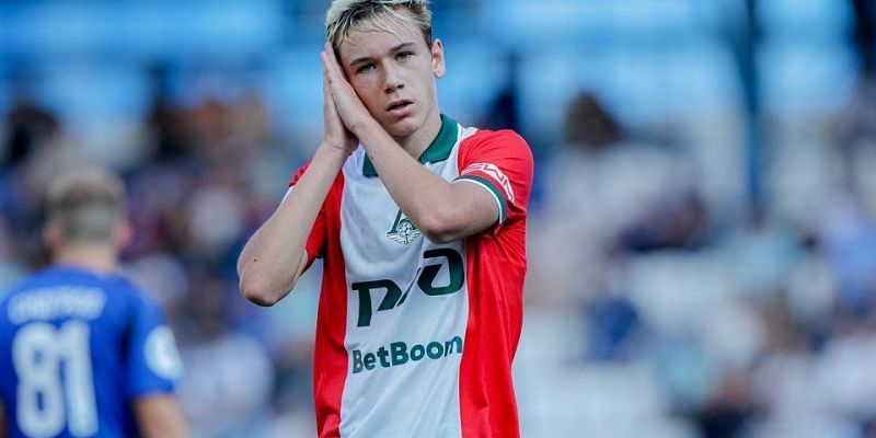 «Бенфика» проявила интерес к полузащитнику «Локомотива» Батракову