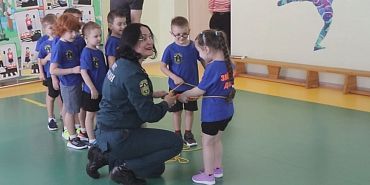  Орловские спасатели недавно навестили воспитанников детских садов с уроками безопасности