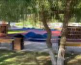 Советник орловского губернатора опробовал батуты в детском парке