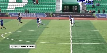 С большим футболом пока не везет