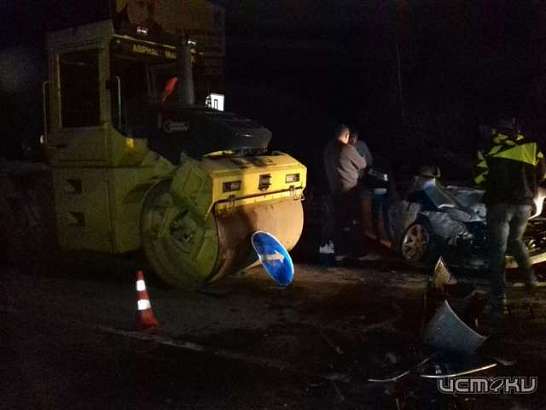 Под Орлом водитель "БМВ" въехал в каток