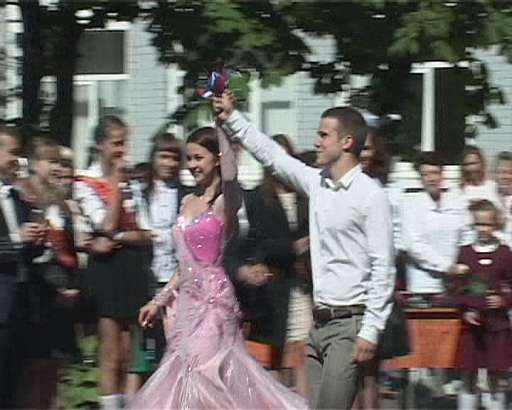 Для выпускников орловских школ прозвенел последний звонок