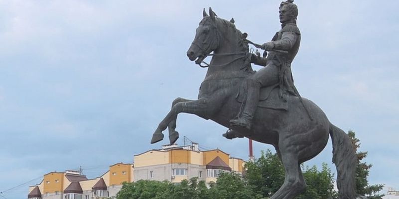 «Ремёсла в тени аллей»