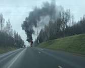 На Тульской объездной полыхает фура.Видео