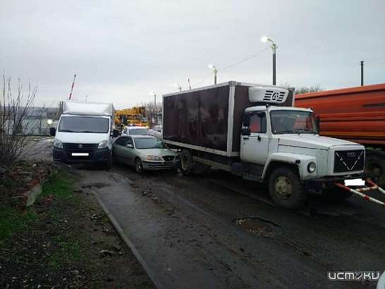 В Орле грузовик наехал на своего хозяина