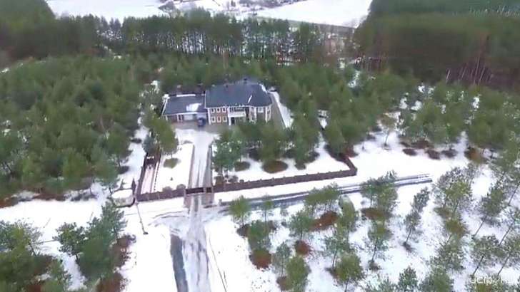 «Дорога в рай»: под Орлом нашли роскошную усадьбу Юрия Парахина