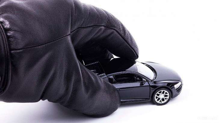 В Урицком районе угонщик авто сам сдался полиции