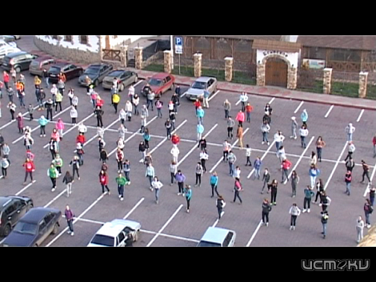 Толпа танцует! В Орле прошел один из самых массовых флешмобов