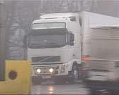 Облсовет потерял трех консультантов и одного менеджера, а на орловской набережной неизвестные на грузовике сбили фонарь. Новости за 90 секунд