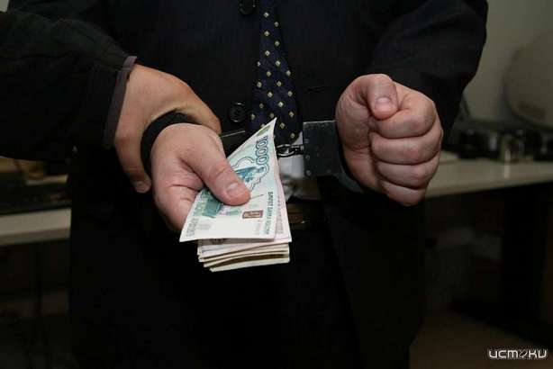 Орловчанин похитил со счёта пенсионера почти 40 тысяч рублей