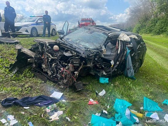 Лобовое столкновение кроссовера и большегруза произошло под Орлом