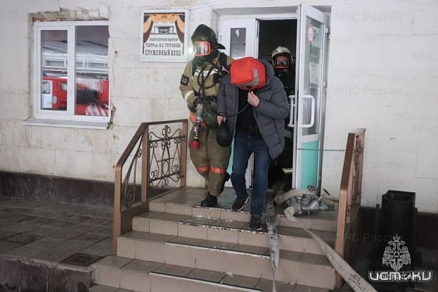 Возгорание находилось под сценой: в Орле потушили условный пожар в театре