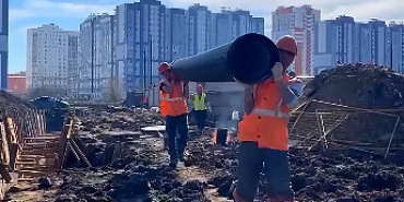 дорога по Мостовой ул. Витольда Почернина пробки ул.Генерала Родина На новой дороге микрорайона Зареченский продолжается работа, сообщил мэр