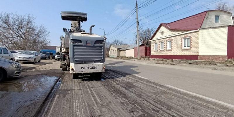  В Орле продолжается ямочный ремонт дорог