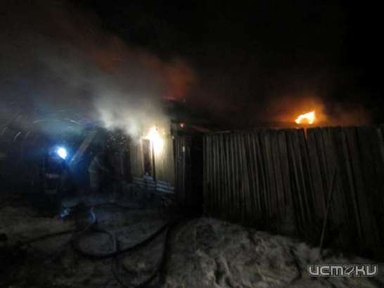 В Дмитровске огонь уничтожил дом