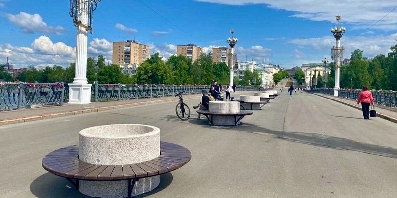 Александровский мост в Орле украсят скамейки-вазоны