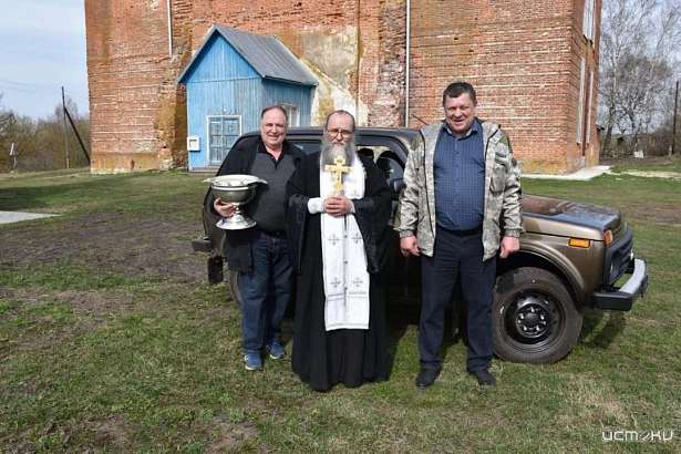 Депутат облсовета купил и передал в зону СВО автомобиль