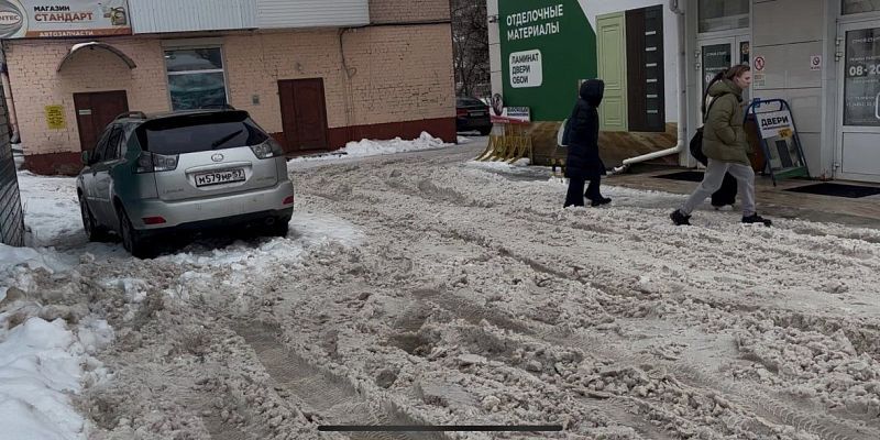 Уборка дворов от снега в Орле под контролем. Это мнение мэрии