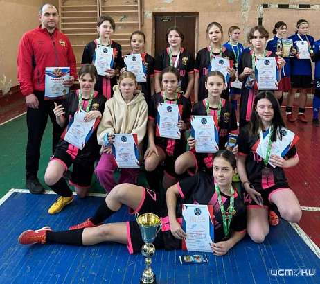 Ливенские футболистки стали обладательницами бронзовых наград в Воронеже