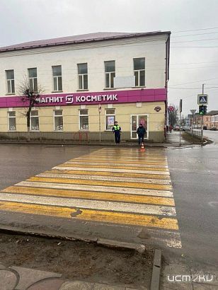 Во Мценске кроссовер сбил женщину на пешеходном переходе