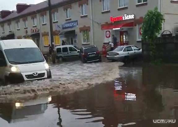 Вчерашний потоп в объективах орловчан