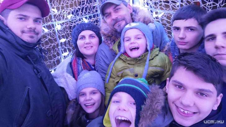 Семейные традиции орловских многодетных супругов — в программе «Интервью»