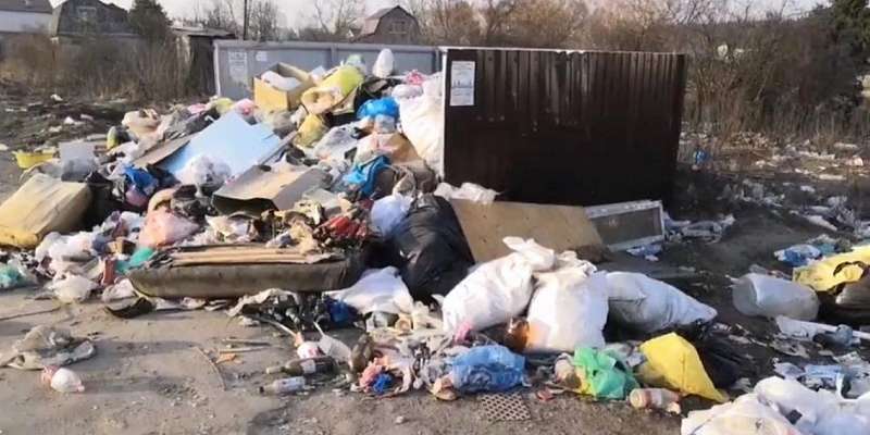 Фотофакт: в Орле окрестности Светлой Жизни завалены мусором