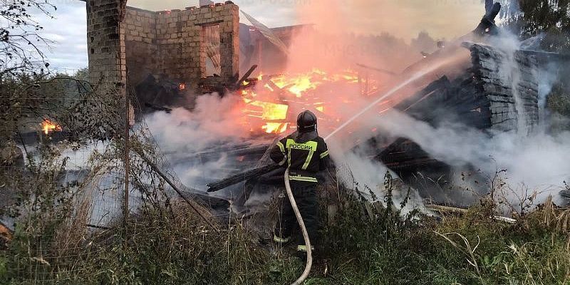 Сегодня ночью в Урицком район произошло возгорание  Сегодня ночью в Урицком район произошло возгорание
