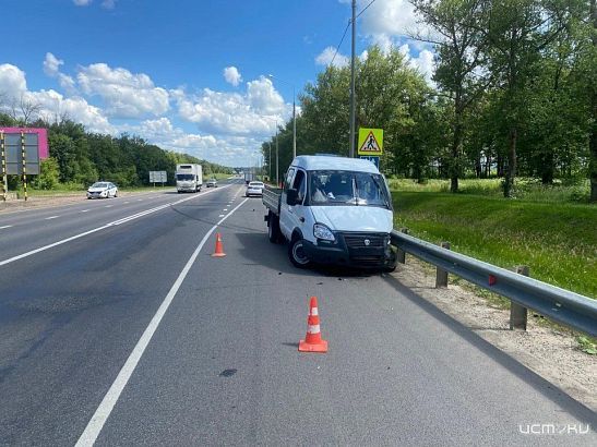 Под Орлом «Газель» столкнулась с большегрузом. Один из водителей скончался