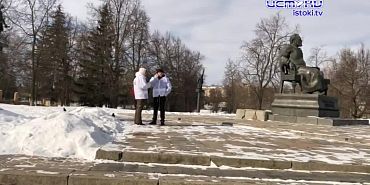 Медиа-Траст, Авто Радио. и сотрудницы ГИБДД поздравляют с 23 февраля, на совместном рейде