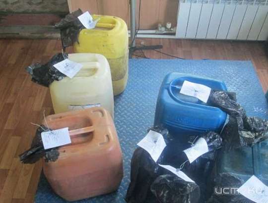 Курские таможенники задержали 100 литров ядовитого спирта