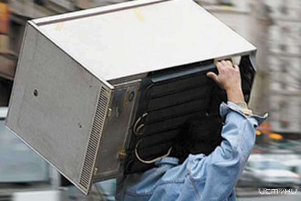 Житель Глазуновского района оказался под стражей за кражу холодильника