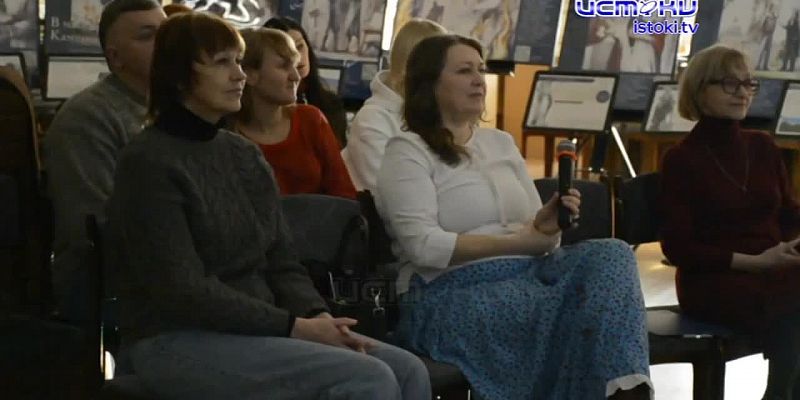 В библиотеке им. Бунина открылась выставка «Отпечаток моей жизни» Елены Новиковой