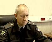 Суровая тренировка судебных приставов перед обычными утренними рейдами.